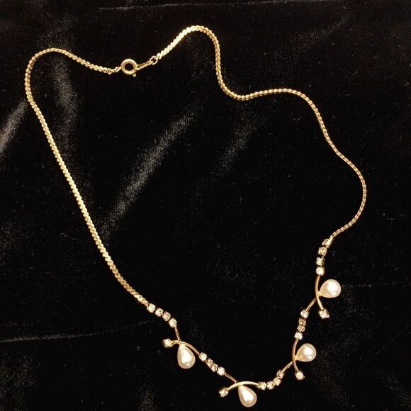 Pearl Drop Princess Necklace - Picture 4 of 7